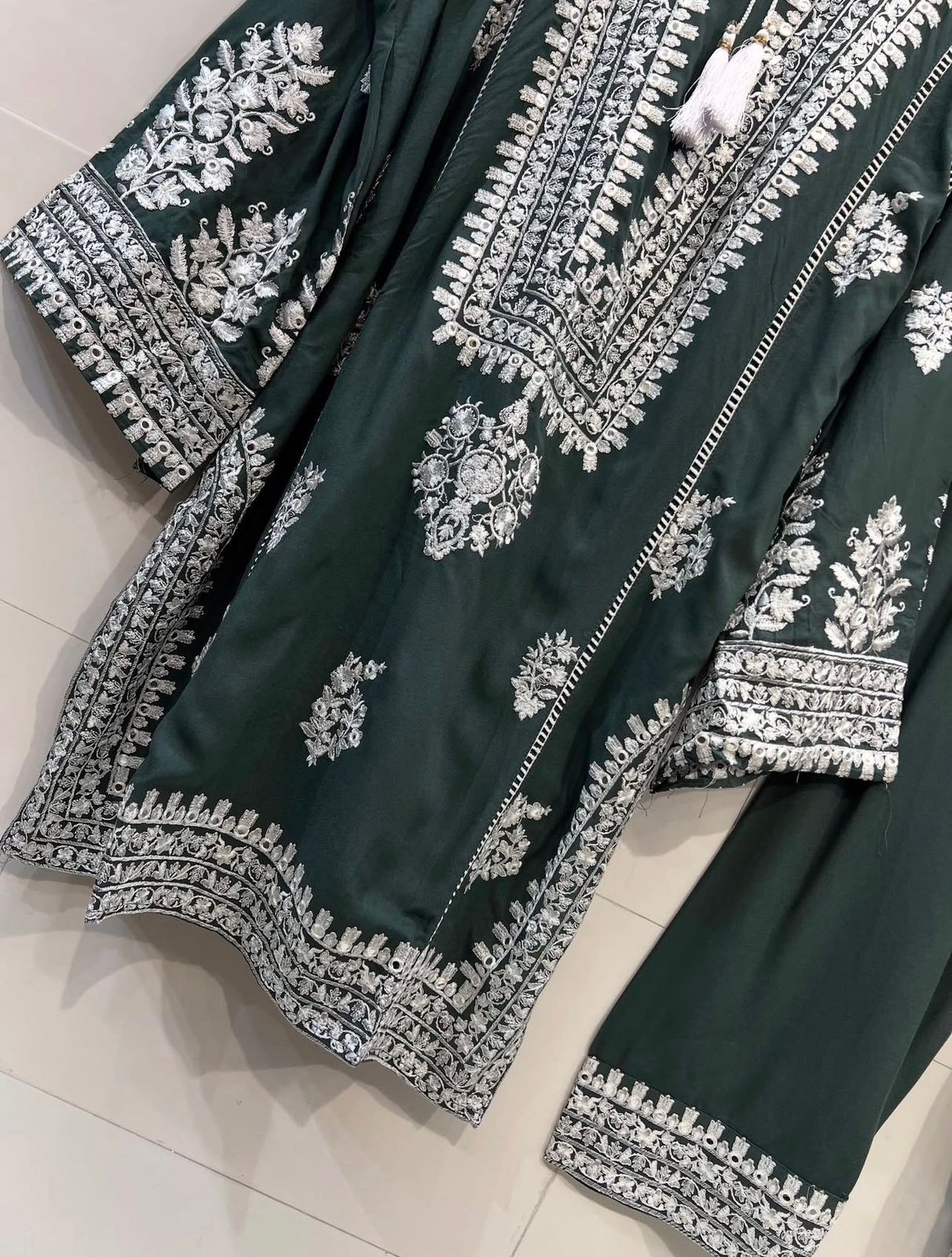Women Embroiderd Pakistani Dress