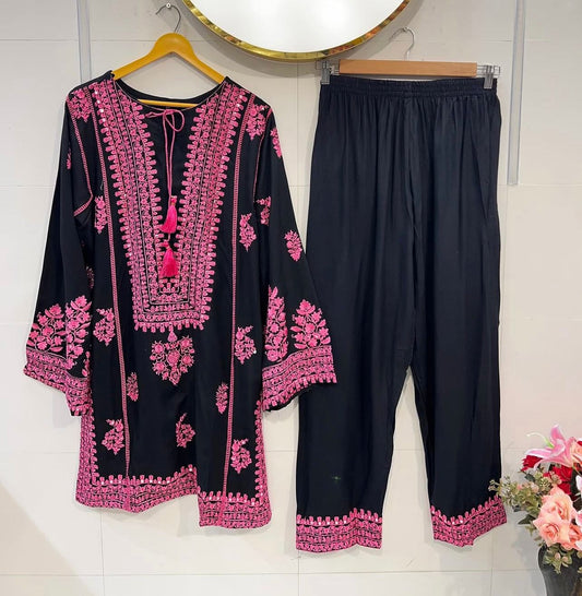 Women Embroiderd Pakistani Dress