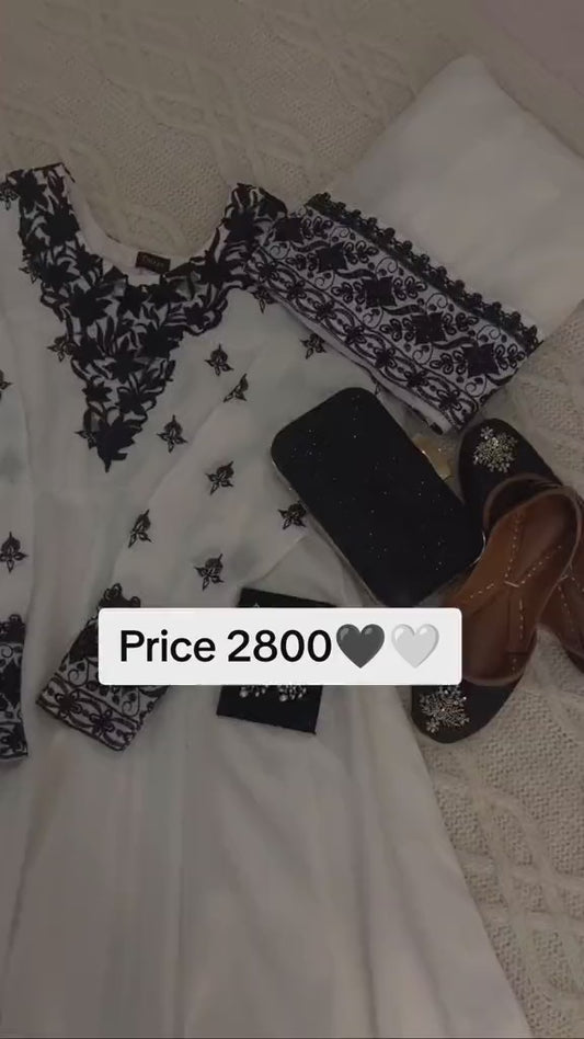 WHITE BEAUTIFUL EMBROIDERED 3PC SUIT